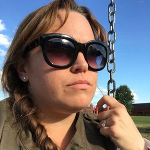 Meet your Posher, Lauren